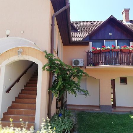Galery Apartman Gyula Kültér fotó
